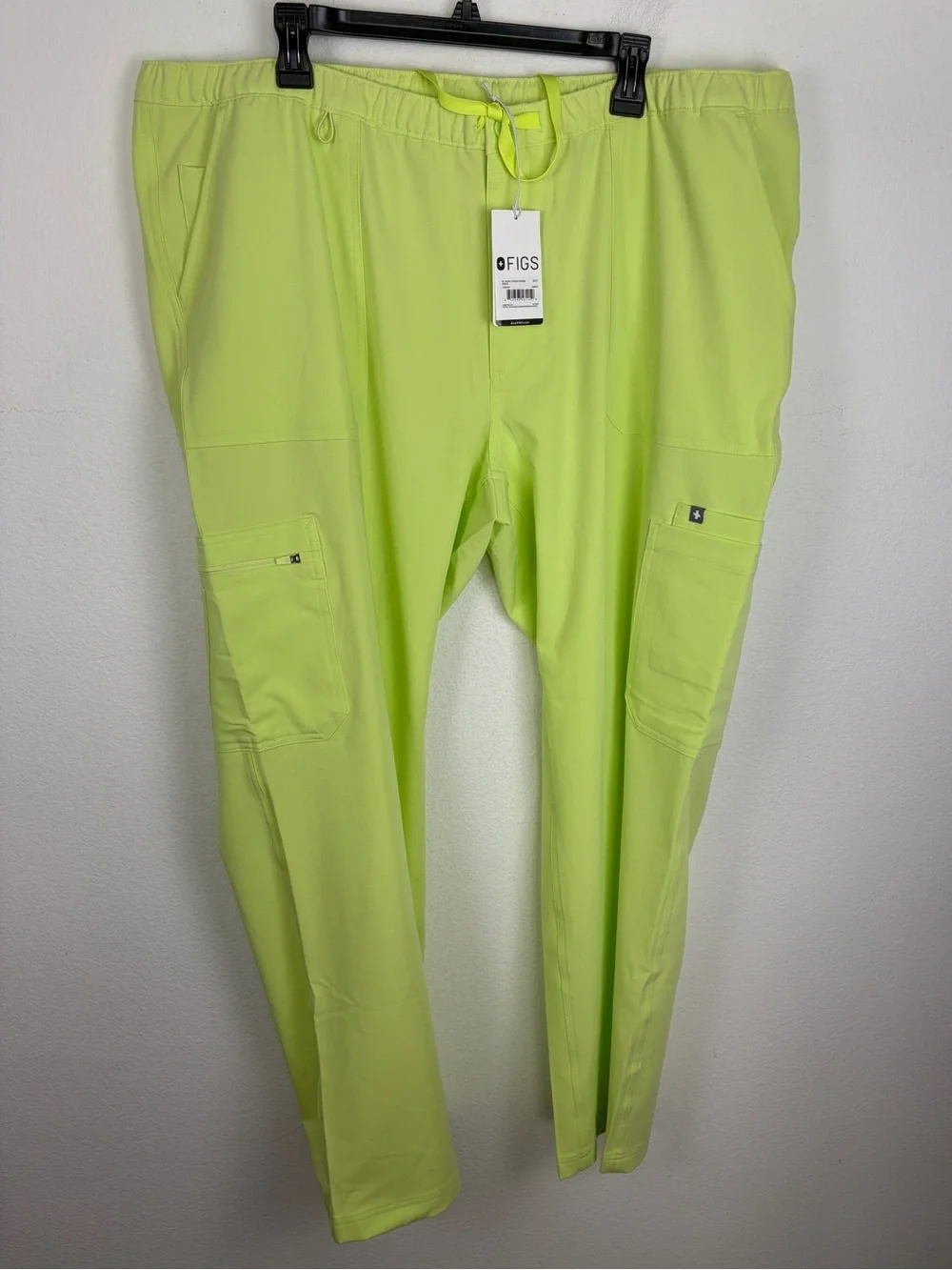 Figs Cairo Cargo Scrub Pant Men’s 3XL Tall Yellow Bottoms New with Tags